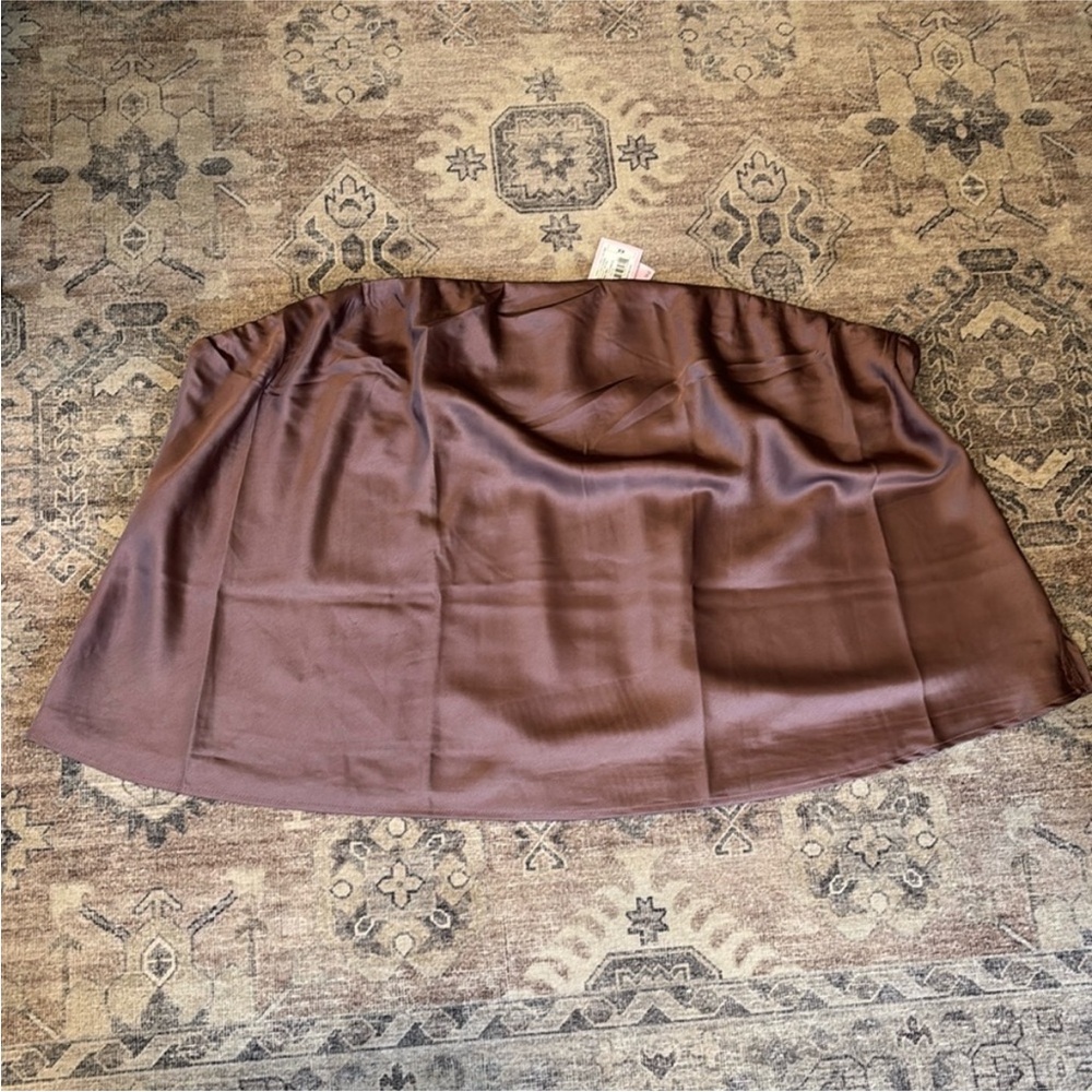 Elegant Strapless Satin Top - NWT
